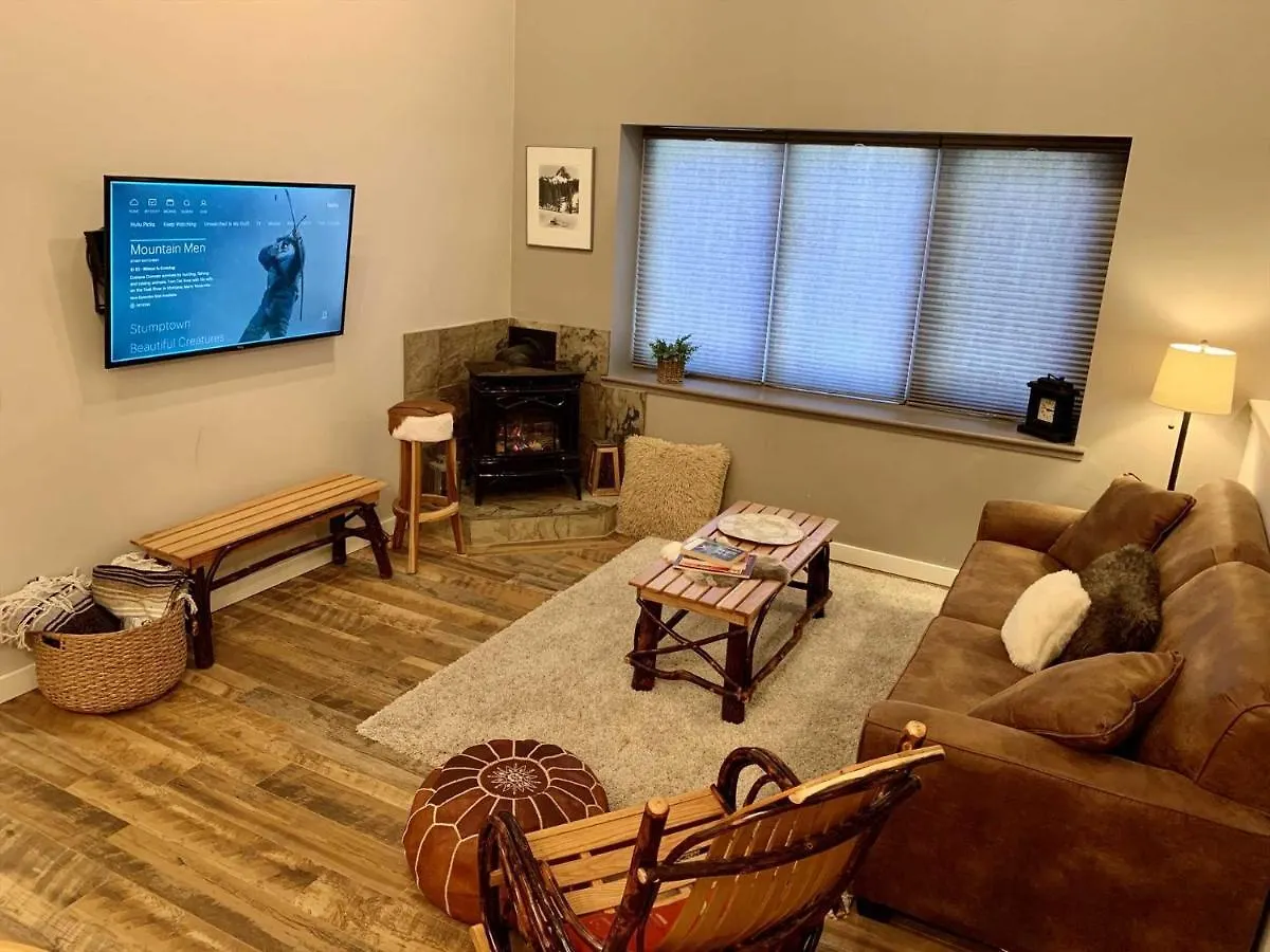 Mammoth Estates Condo - Free Parking & Pet Friendly Mammoth Lakes 0*,  United States