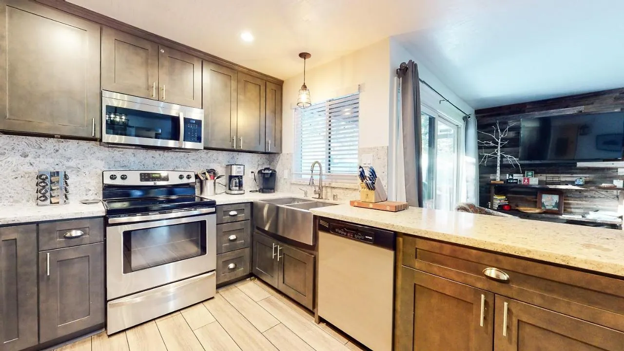 Mammoth Estates Condo - Free Parking & Pet Friendly Mammoth Lakes United States