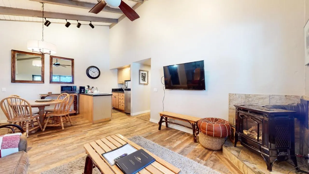 Mammoth Estates Condo - Free Parking & Pet Friendly Mammoth Lakes United States