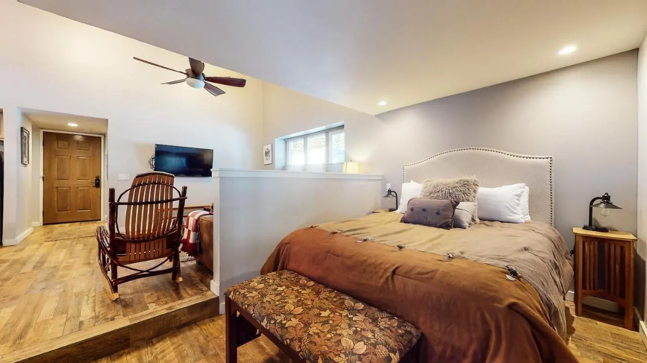 Mammoth Estates Condo - Free Parking & Pet Friendly Mammoth Lakes Apartment