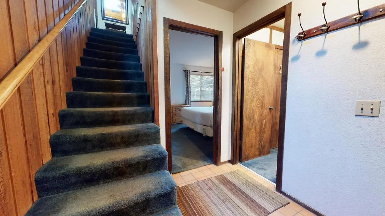 Mammoth Estates Condo - Free Parking & Pet Friendly Mammoth Lakes