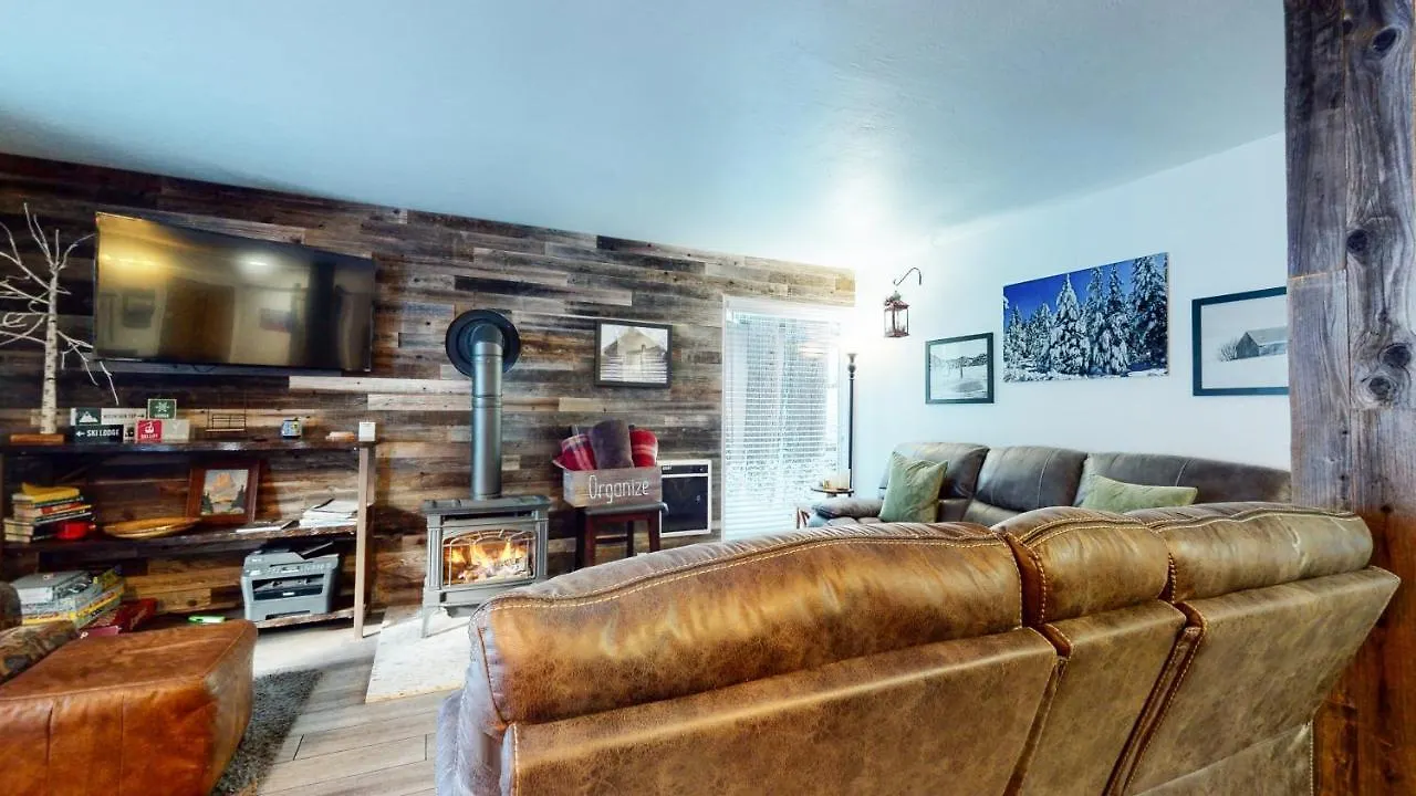 Mammoth Estates Condo - Free Parking & Pet Friendly Mammoth Lakes