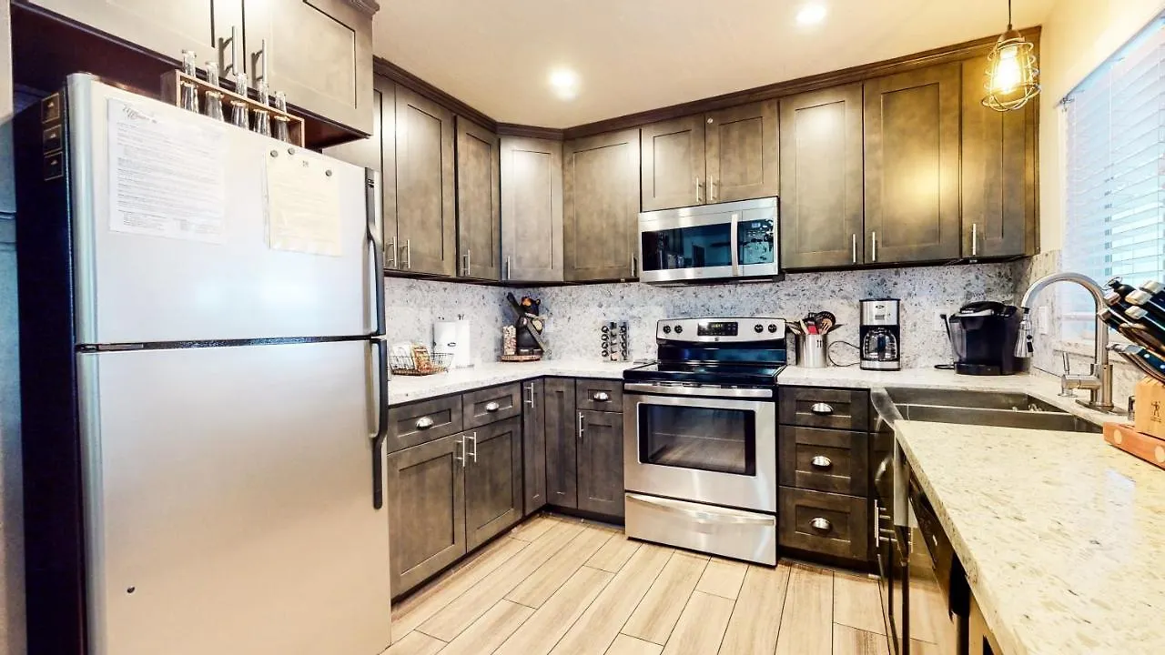 Mammoth Estates Condo - Free Parking & Pet Friendly Mammoth Lakes Apartment
