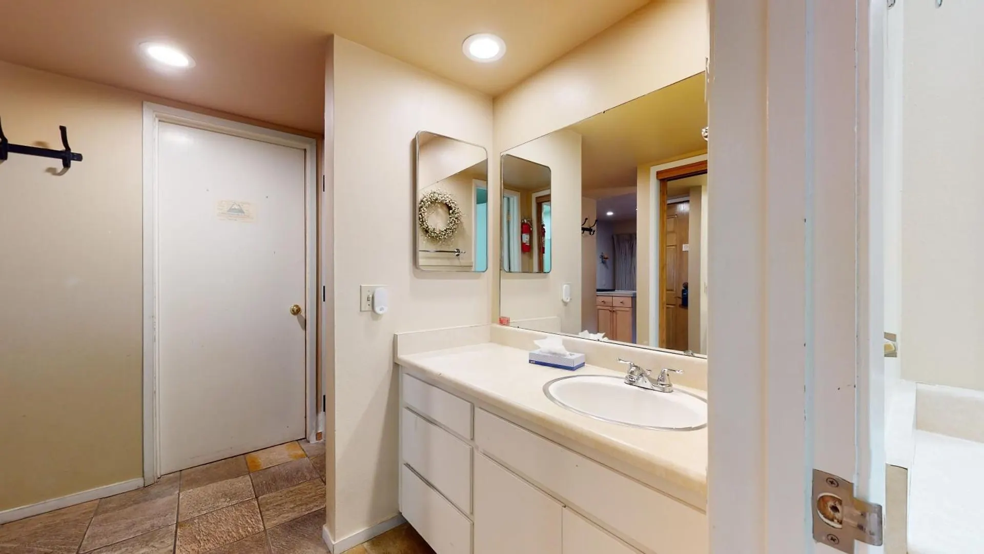 Mammoth Estates Condo - Free Parking & Pet Friendly Mammoth Lakes 0*,